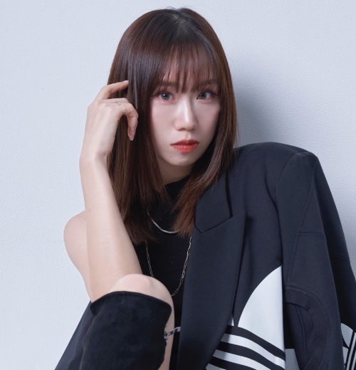 トレーナーhitomiの画像